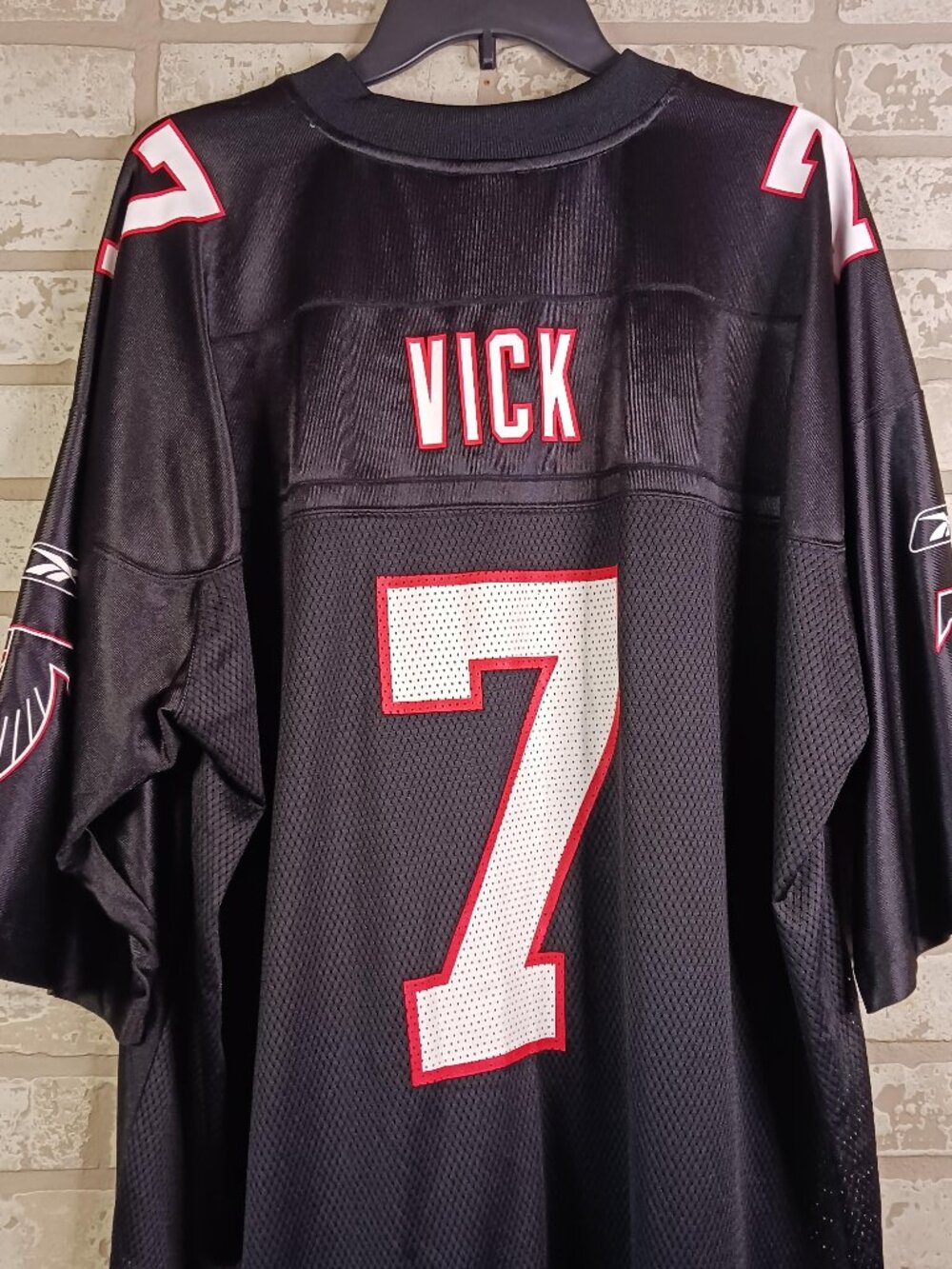 Vintage Reebok Michael Vick Jersey Mens Size 2XL Atlanta Falcons Black NFL
